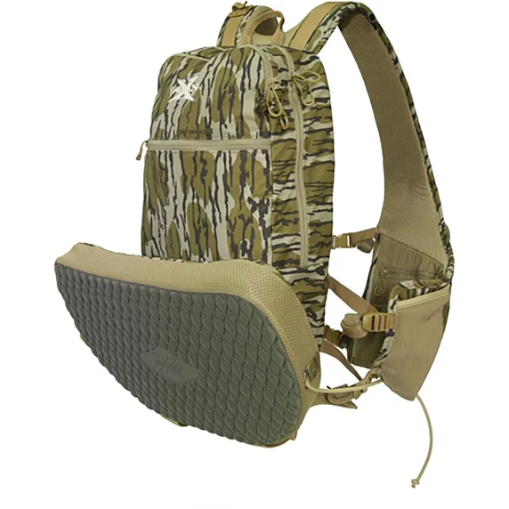 Tilted other side of the Avian-X Ridge Runner Lightweight Turkey Vest.