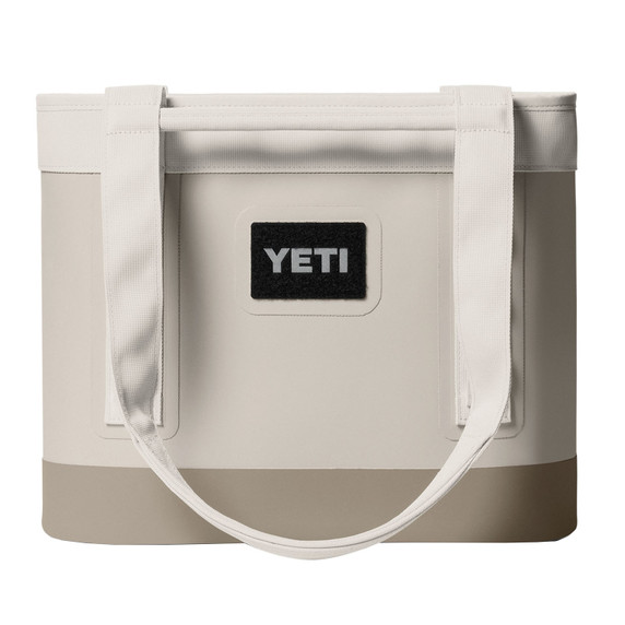 Back Image with Straps Down on the Camino Zip Carryall 12L Tote.
