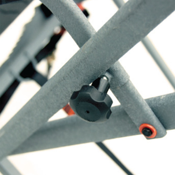 Clamp Image of the Ol' Man 22' Big Daddy Extra Wide Jaw and Truss Ladder Stand.