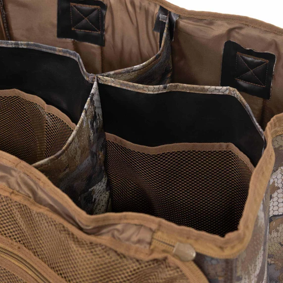 Empty inside image of the Rig Em Right Deluxe 4-Slot Motion Decoy Bag.