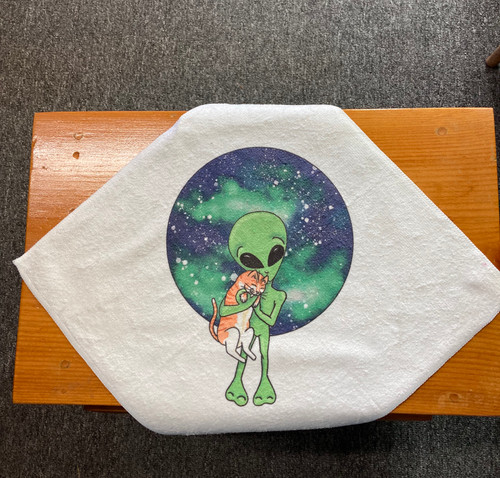 Alien w orange cat microfiber towel