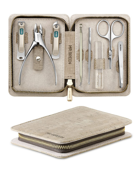 Manicure Set 8 in 1,Professional Pedicure kit,Stainless Steel Manicure Kit,Portable Travel Grooming Kit Nail Care Tools,Nail Clippers Pedicure Tools with Leather Travel Case (Brown)