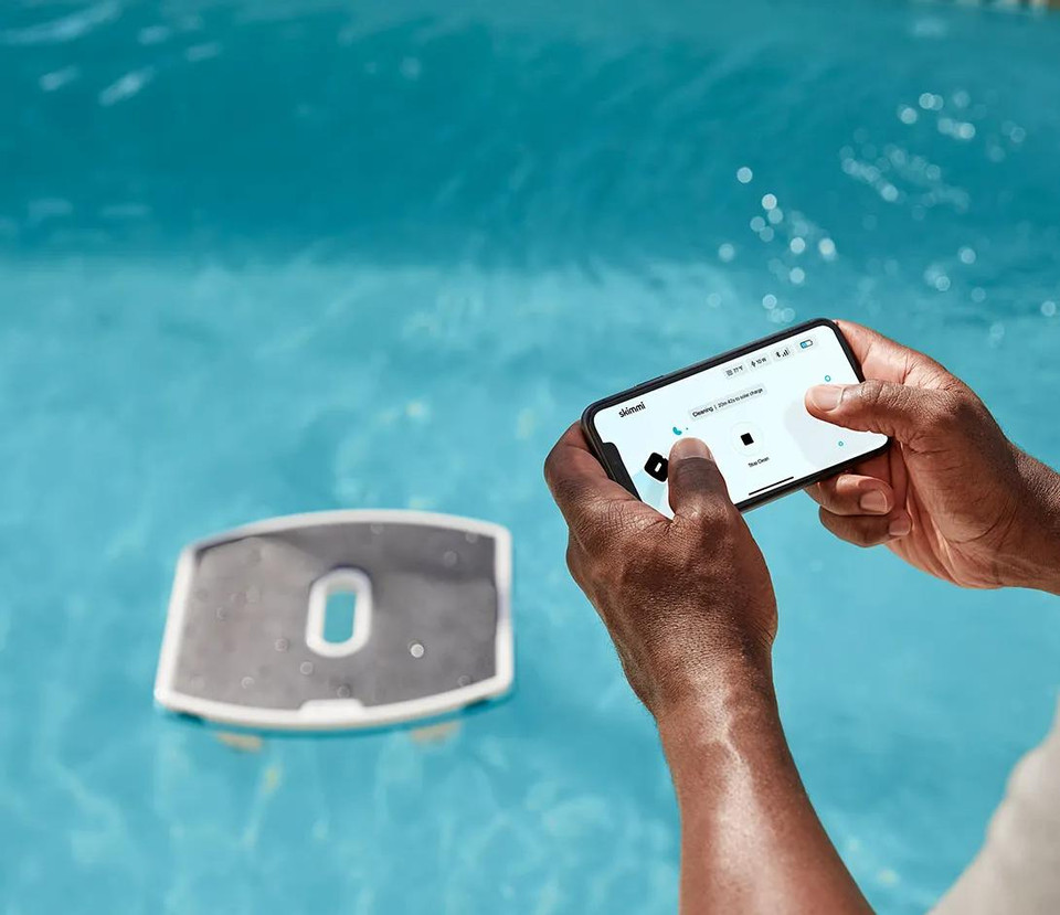 Maytronics Dolphin Skimmi Solar Powered Robotic Pool Skimmer 