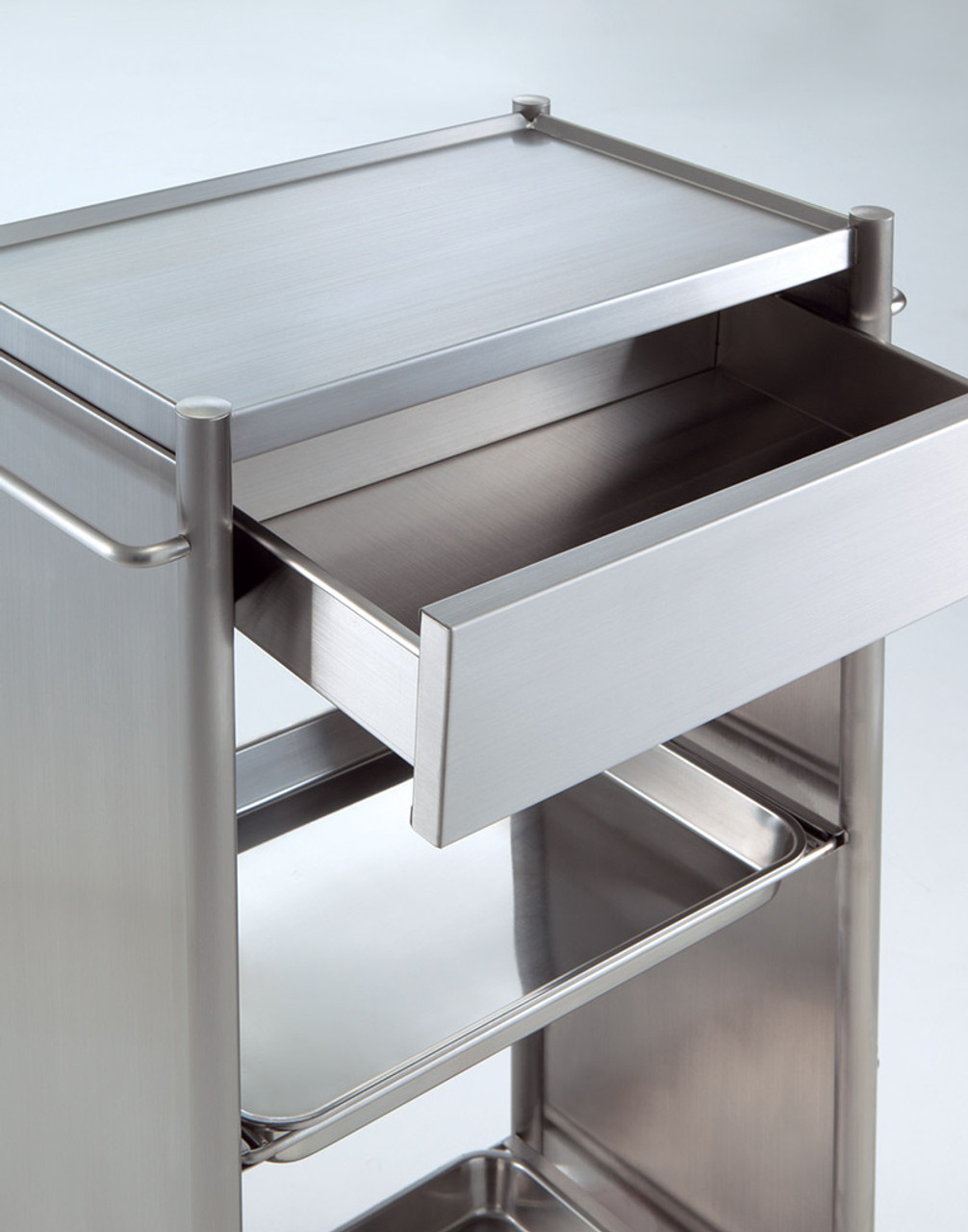 Takara Belmont D-GALLEY S Trolley | Aria Chairs
