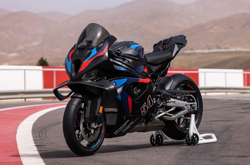 2025-2026 BMW S1000RR Black Fairing Kit - iFairings