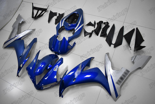 2004 2005 2006 Yamaha YZF-R1 blue and silver fairings 2004 2005 2006 Yamaha YZF-R1 blue and silver fairings