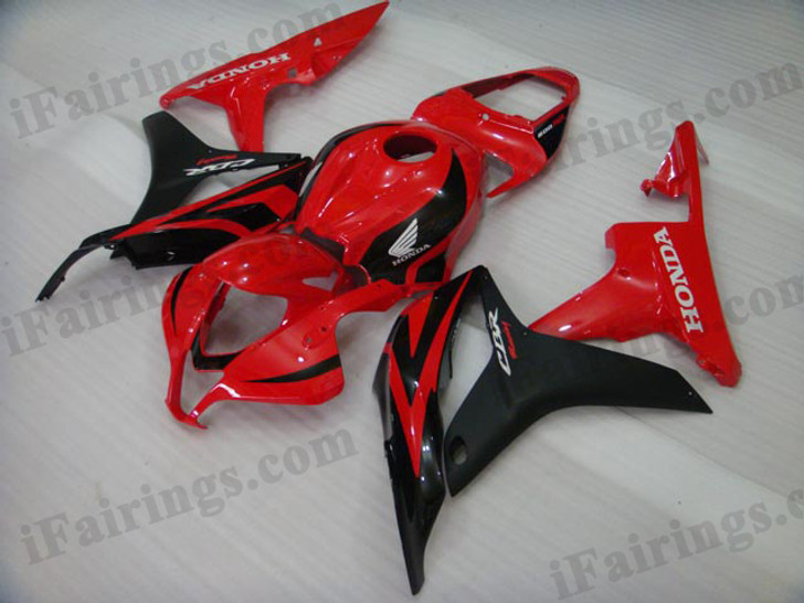 Honda CBR600RR 2007 2008 red and black fairing kits, this Honda CBR600RR 2007 2008 plastics was applied in red and blackgraphics, this 2007 2008 CBR600RR fairing set comes with the both color and decals shown as the photo.If you want to do custom fairings for CBR600RR 2007 2008,our talented airbrusher will custom it for you
