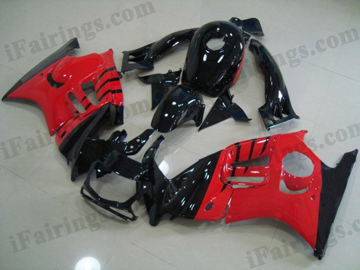 Honda CBR600 F3 1995 1996 red and black fairing kits, 1995 1996 Honda CBR600 F3 red and black plastic.This Honda CBR600 F3 1995 1996 fairing kits was applied in red and black graphics, this 1995 1996 CBR600 fairing set comes with the both color and decals shown as the photo.If you want to do custom fairings for CBR600 F3 1995 1996,our talented airbrusher will custom it for you.