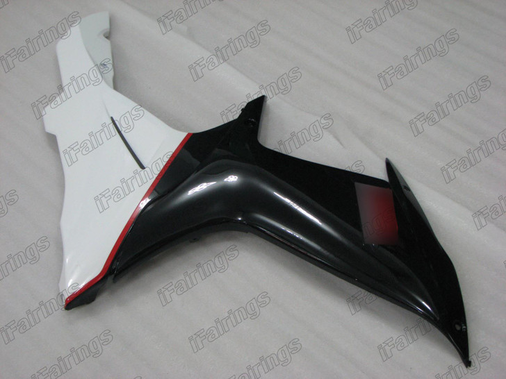 Suzuki GSXR600 GSXR750 white and black plastic