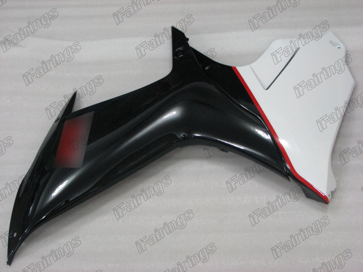 Suzuki GSXR600 GSXR750 body cowling white and black