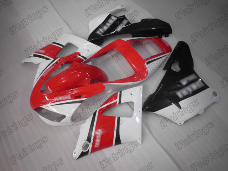 1998 1999 Yamaha YZF-R1 red white and black fairings.