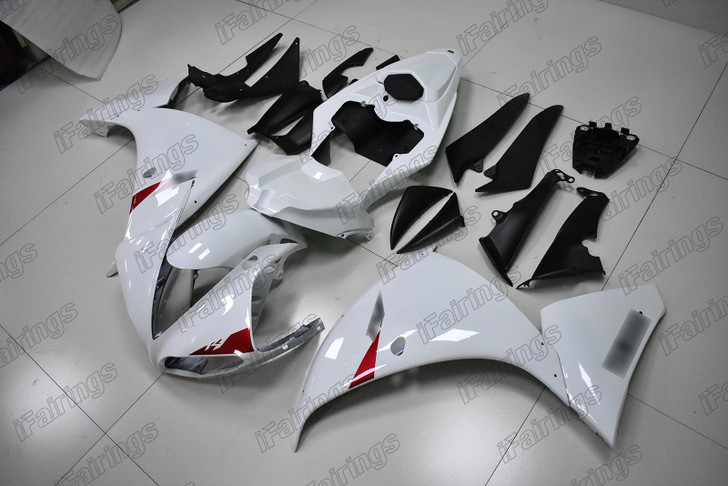 2009 2010 2011 Yamaha YZF R1 pearl white fairings.