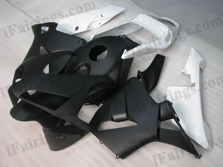 2003 2004 CBR600RR matt white and matt black fairings.