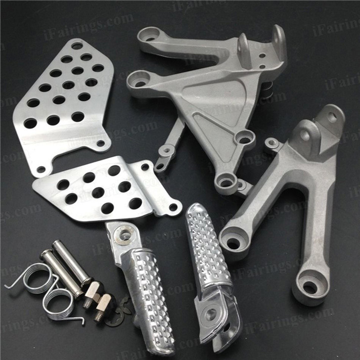 Aluminum alloy made replacement rider/front foot pegs and mount bracket kits for 2004-2007 Honda CBR1000RR, this style footrest assembly are light weight than OEM stock footrest and race-inspired design provides excellent traction and feedback. CNC machined from high-impact aluminum for durability and precise fitment.
