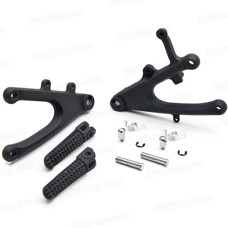 Aluminum alloy made replacement rider/front foot pegs and mount bracket kits for 2004-2006 Yamaha YZF-R1, this style footrest assembly are light weight than OEM stock footrest and race-inspired design provides excellent traction and feedback. CNC machined from high-impact aluminum for durability and precise fitment.