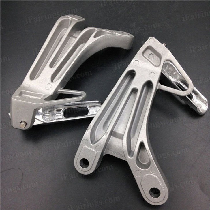Aluminum alloy made replacement passenger/rear foot pegs and mount bracket assembly for 2003 2004 Honda CBR600RR, these style footrest assembly are light weight than OEM stock footrest and race-inspired design provides excellent traction and feedback. CNC machined from high-impact aluminum for durability and precise fitment.