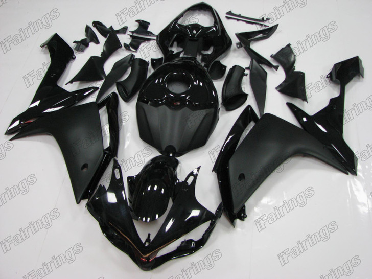 2007 2008 Yamaha YZF R1 black fairings.