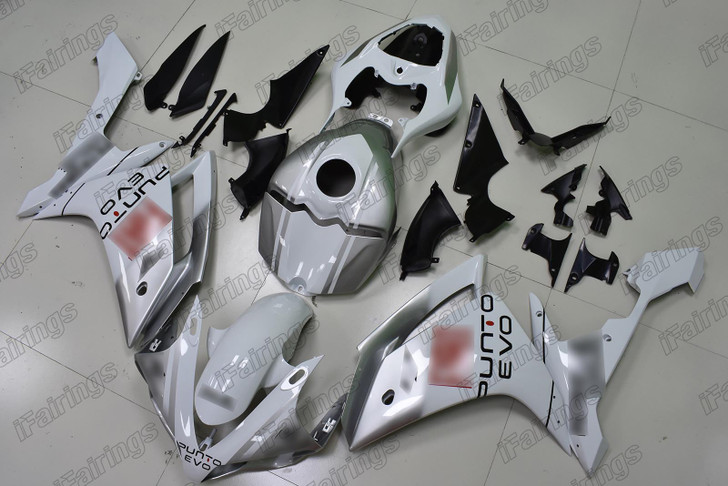 Aftermarket fairing for 2007 2008 Yamaha YZF-R1 white and silver.