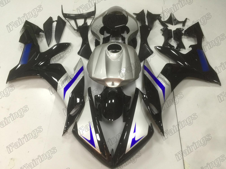 2004 2005 2006 Yamaha R1 black and silver bodywork