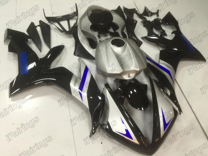 2004 2005 2006 Yamaha R1 black and silver body kit