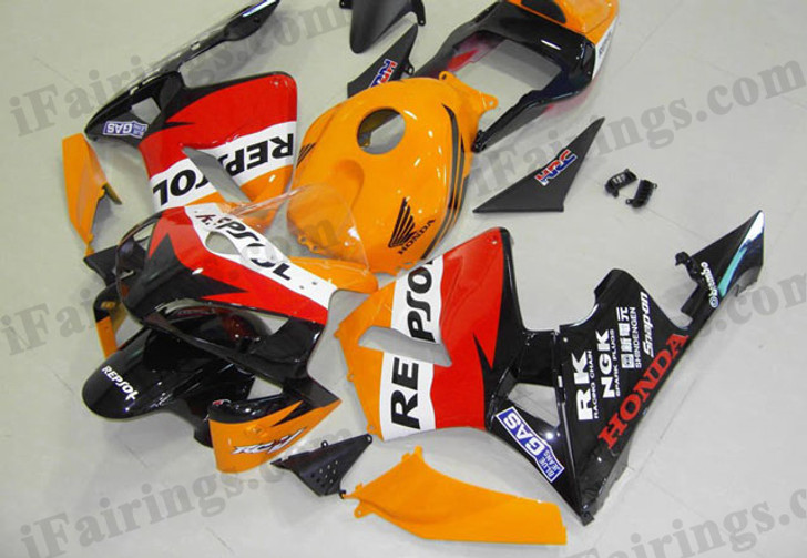 Honda CBR600RR 2003 2004 repsol replica fairing kits, this Honda CBR600RR 2003 2004 plastics was applied in repsol replica graphics, this 2003 2004 CBR600RR fairing set comes with the both color and decals shown as the photo.If you want to do custom fairings for CBR600RR 2003 2004,our talented airbrusher will custom it for you.