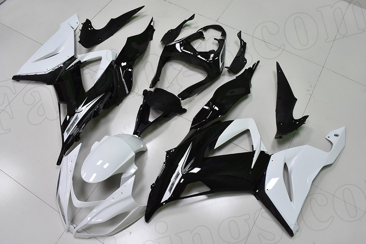 Aftermarket fairing for 2013 to 2018 Kawasaki Ninja ZX-6R white and black scheme.