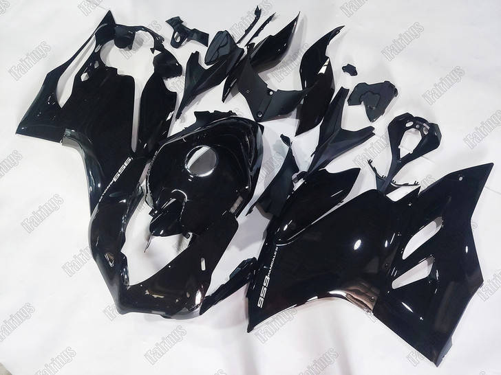 Aftermarket fairing for Ducati 959 1299 Panigale in gloss black color.