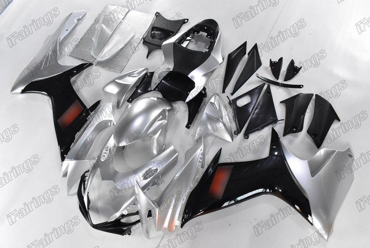 Suzuki GSXR600 GSXR750 silver and black fairing