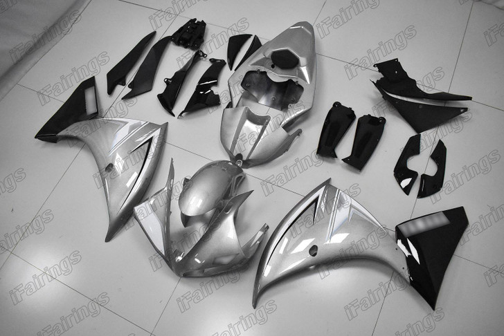 2009 2010 2011 Yamaha YZF R1 silver and black fairing