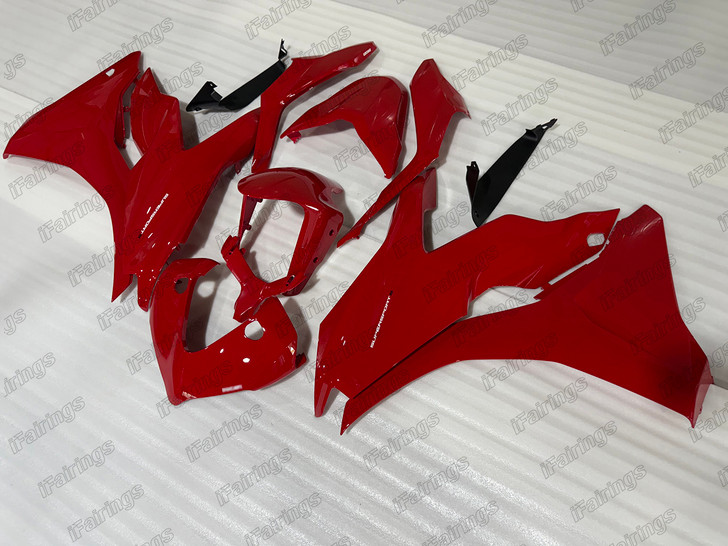 Aftermarket fairing for Ducati Supersport 939 in red.