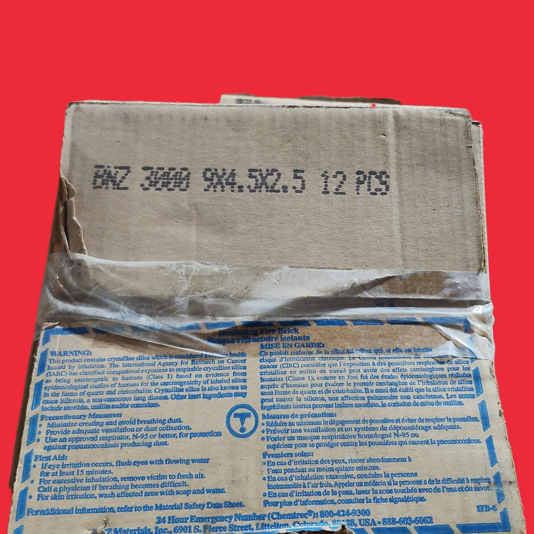 BNZ Materials 9 x 4.5 x 2.5" 3000°F Insulating Firebrick - 12ct Box