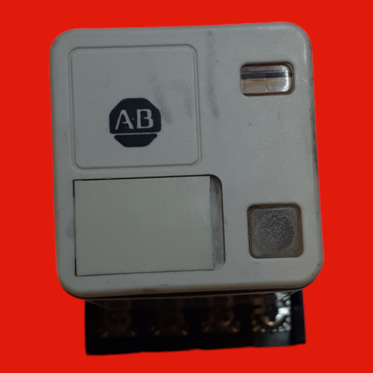 Allen Bradley Series B Relay, 700-HA32A1 w/ Allen Bradley Series A Base, 700-HN125
