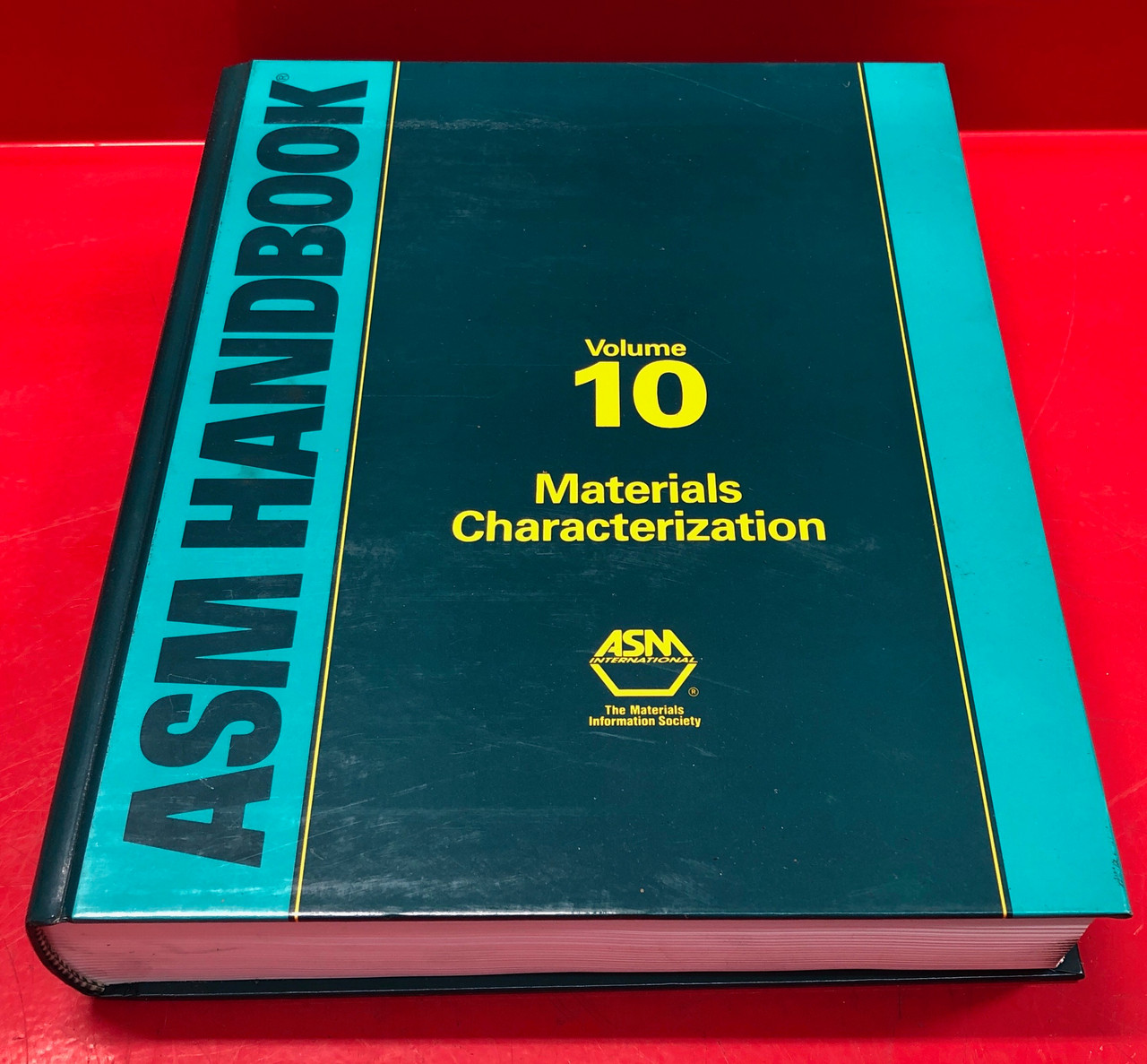 ASM Handbook Volume 10: Materials Characterization (1986)