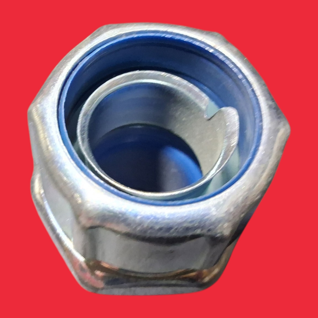 Thomas & Betts 5334 1" Straight Liquid-Tight Conduit Fitting