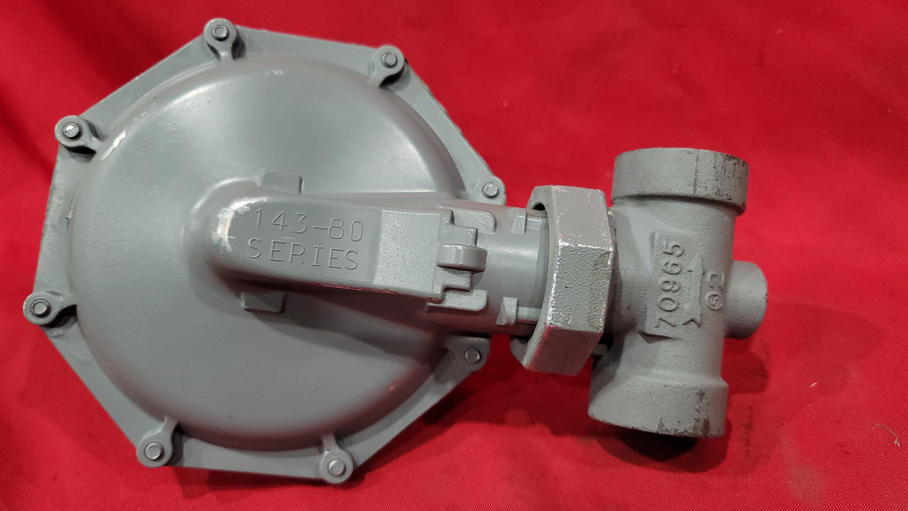 Sensus 143-80-2HP  1 1/4" NPT (2 to 6 PSI) Black Spring Regulator