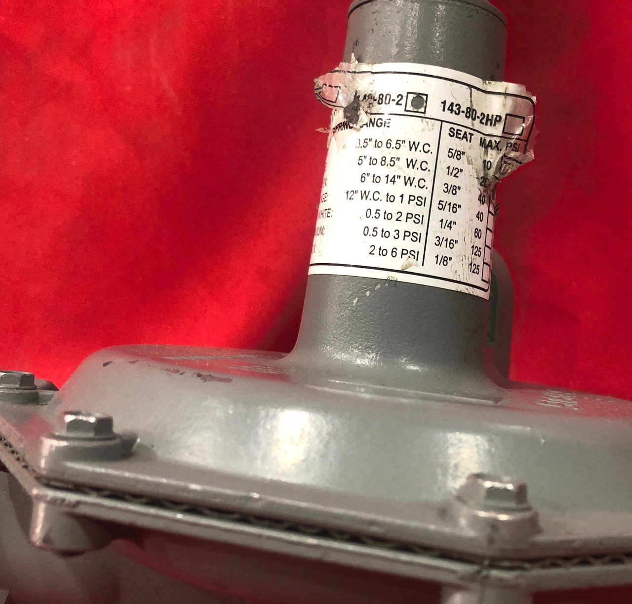 Sensus 143-80-2 Black/White Spring Gas Regulator