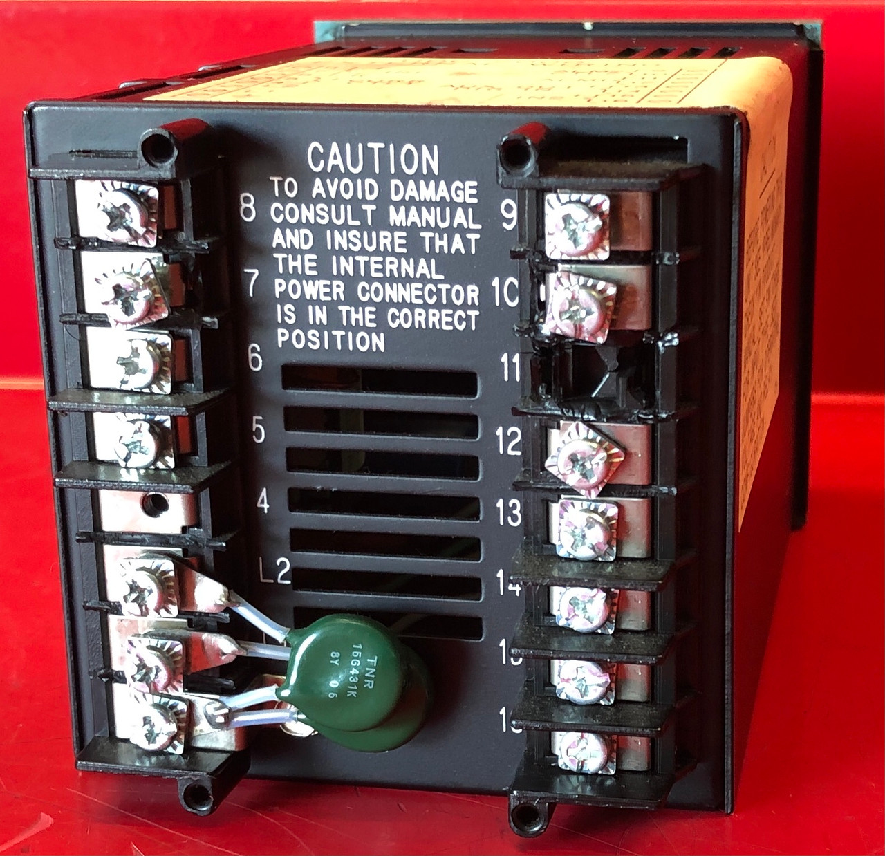 Honeywell UDC2000 (DC2004-1-0000-0000-00-0111) Temperature Controller