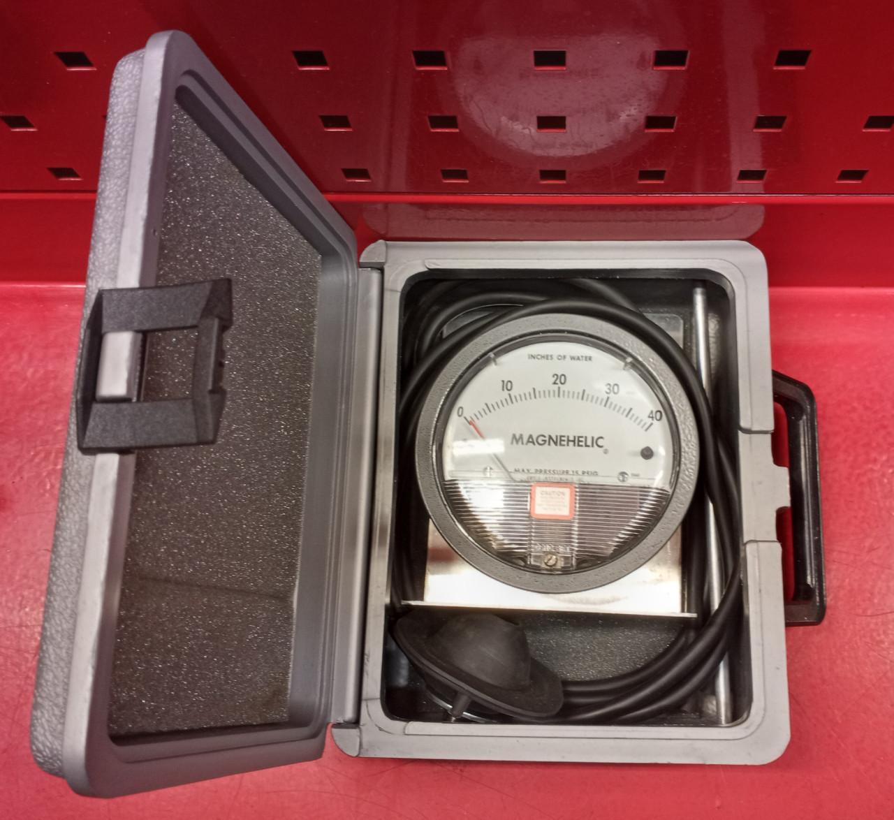 Dwyer Instruments 2040 Magnehelic Differential Pressure Gauge (0-40"w.c.)