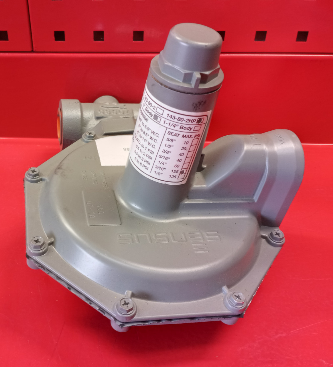 Sensus 143-80-2HP  1" NPT (2 to 6 PSI) Black Spring Regulator