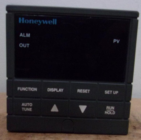 Honeywell UDC2300 (DC-230L-EE-00-10-0A00000-00-0) Mini-Pro Temperature Controlle