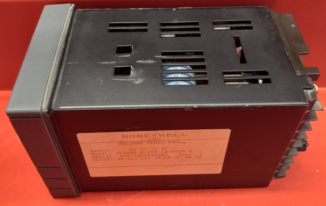 Honeywell UDC3000 (DC300K-0-200-10-0000-0) Versa Pro Temperature Controller