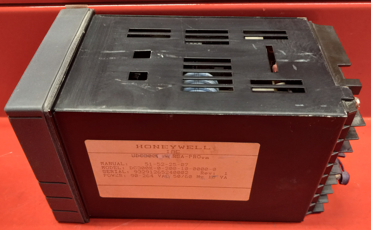 Honeywell UDC3000 (DC300K-0-200-10-0000-0) Versa Pro Temperature Controller