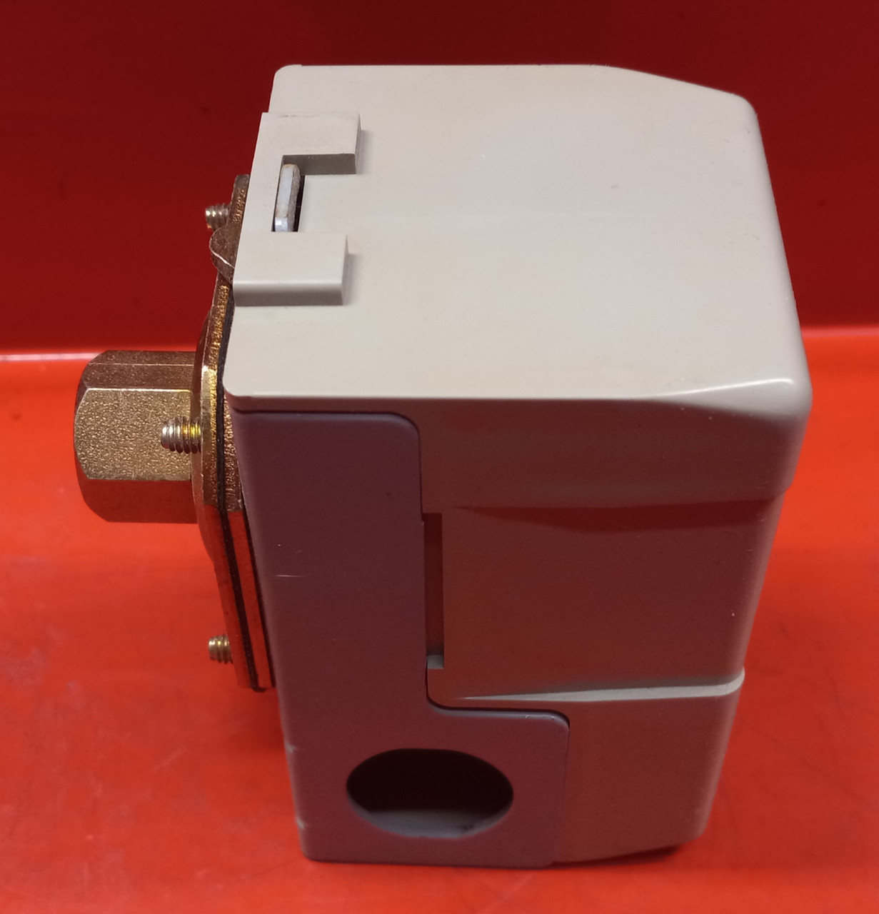 Furnas 69WR3 Reverse Action Pressure Switch