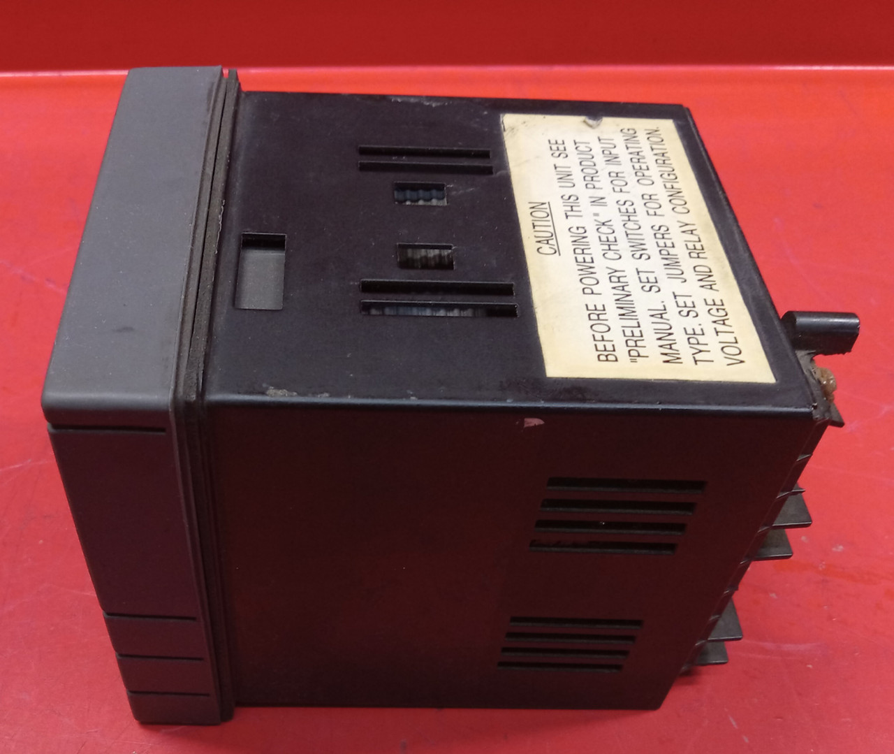Honeywell UDC2300 (DC230B-EE-1A-10-0000000-20-0) Temperature Controller