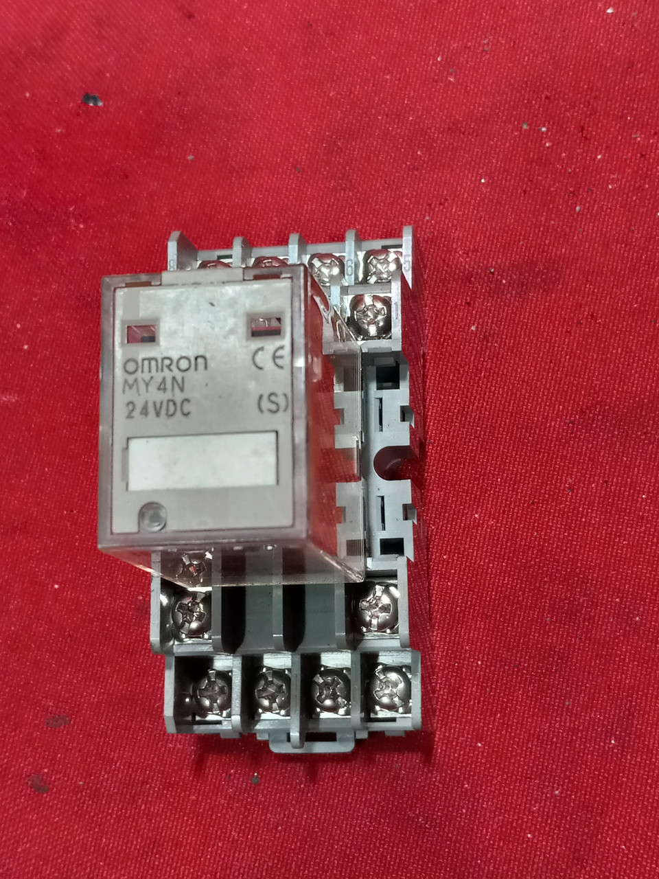 Omron MY4N Relay with Idec SY4S-05 Base