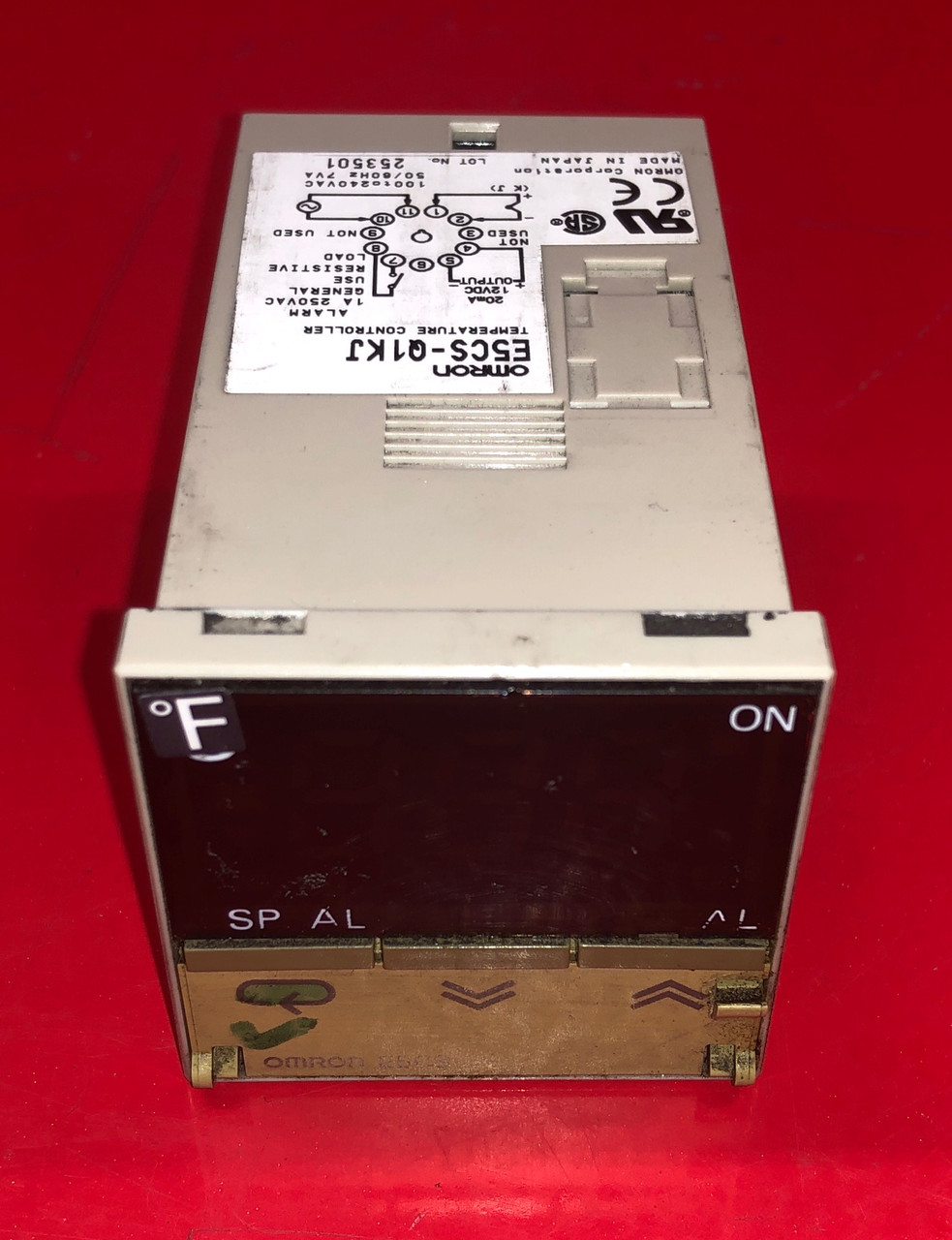 OMRON Thermostat E5CS-R1KJ オムロン 1PC New Omron E5CS-R1KJ Temperature Controller E5CSR1KJ