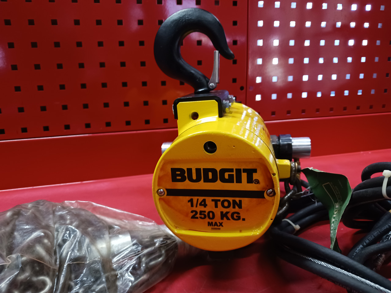 Budgit Series 2200 BAHC2565, 1/4 Ton Air Hoist