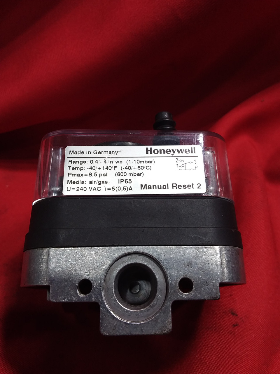 Honeywell C6097A3095 Gas / Air switch