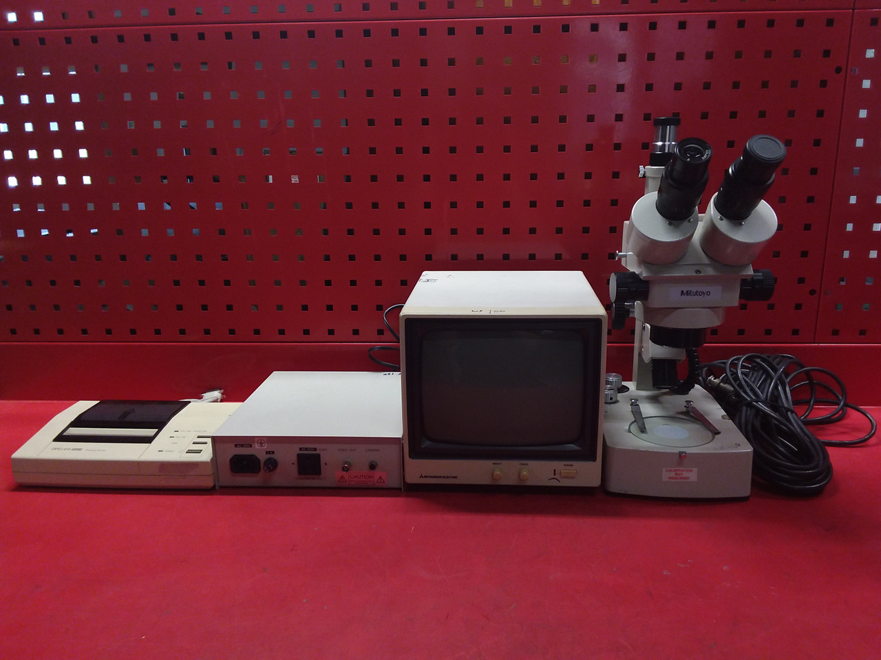 Lab Station - Mitutoyo 62951 Microscope Seiko Thermal Printer, Mitutoyo CCD TV Camera PS, Mitsubishi Electric M-0913F