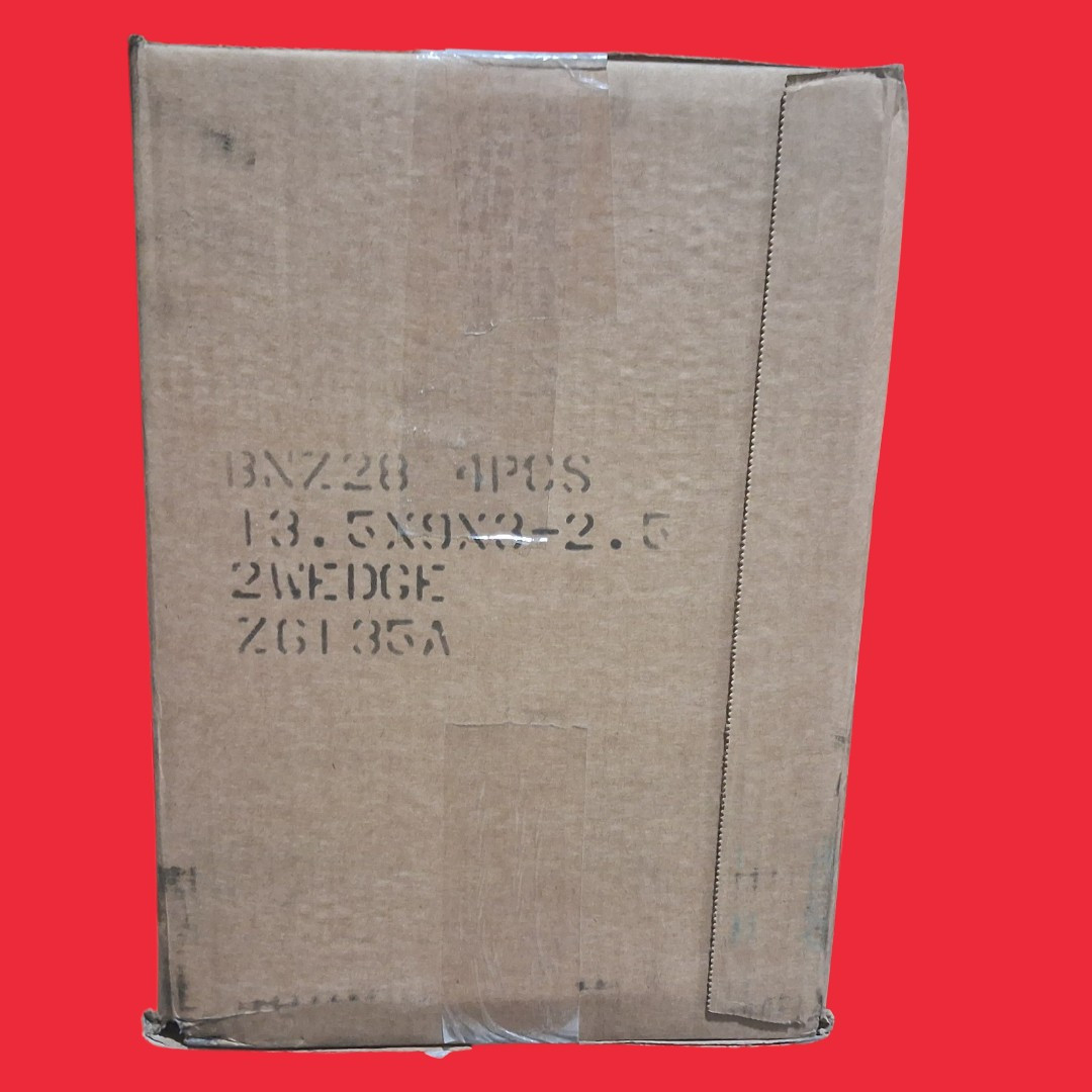 BNZ Materials 13.5 x 9 x 3 - 2.5" 2800°F #2 Wedge Insulating Firebrick - 4ct Box